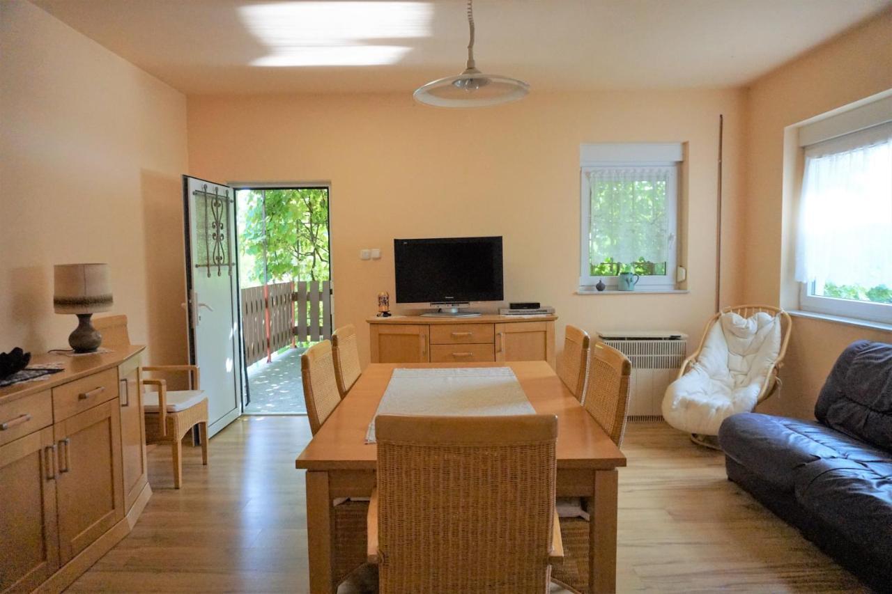 Вилла Ferienhaus Plattensee/Balaton Szolad Экстерьер фото