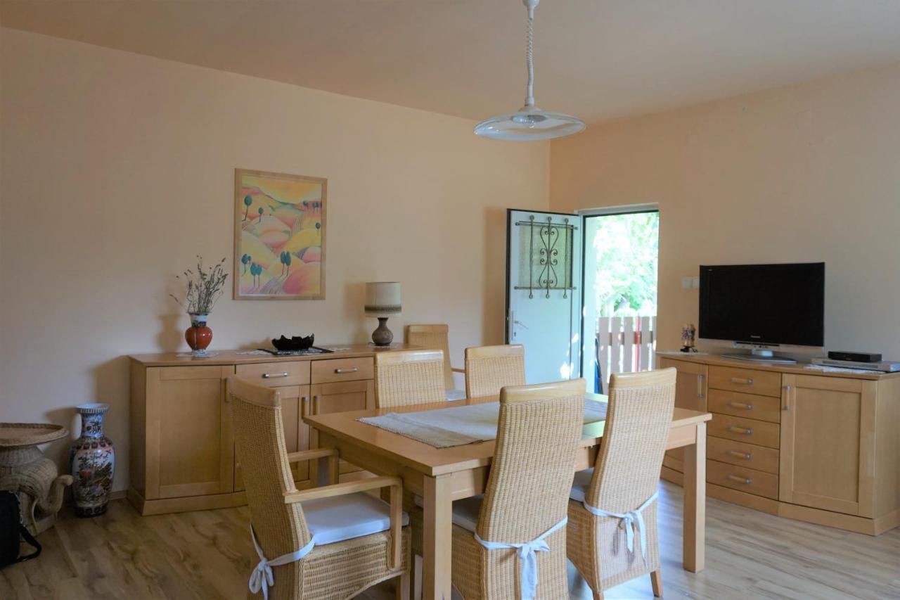Вилла Ferienhaus Plattensee/Balaton Szolad Экстерьер фото