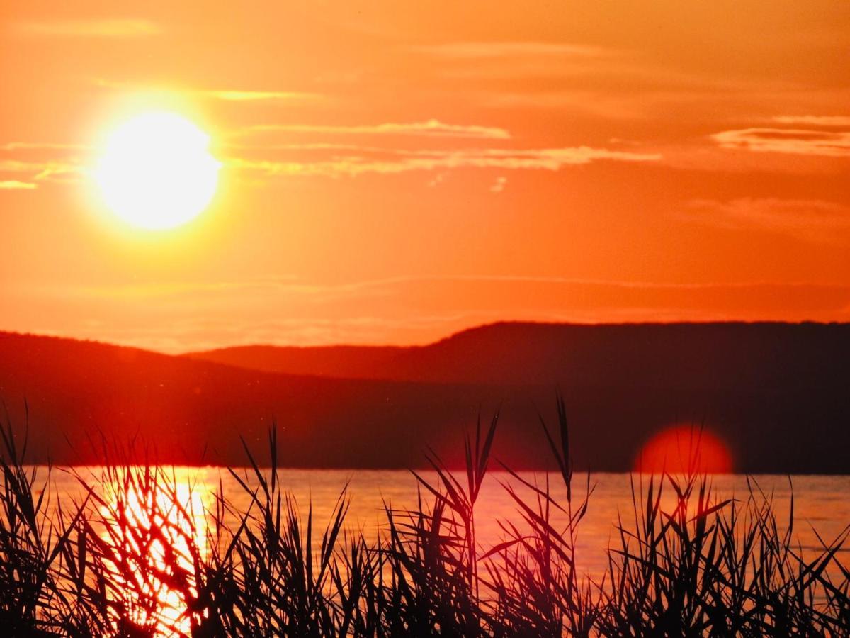 Вилла Ferienhaus Plattensee/Balaton Szolad Экстерьер фото